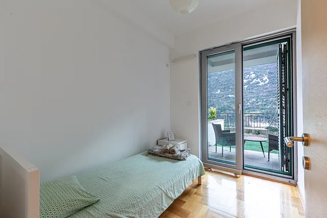 Three-bedroom, spacious and bright apartment for sale in the most beautiful part of Montenegro — photo 18